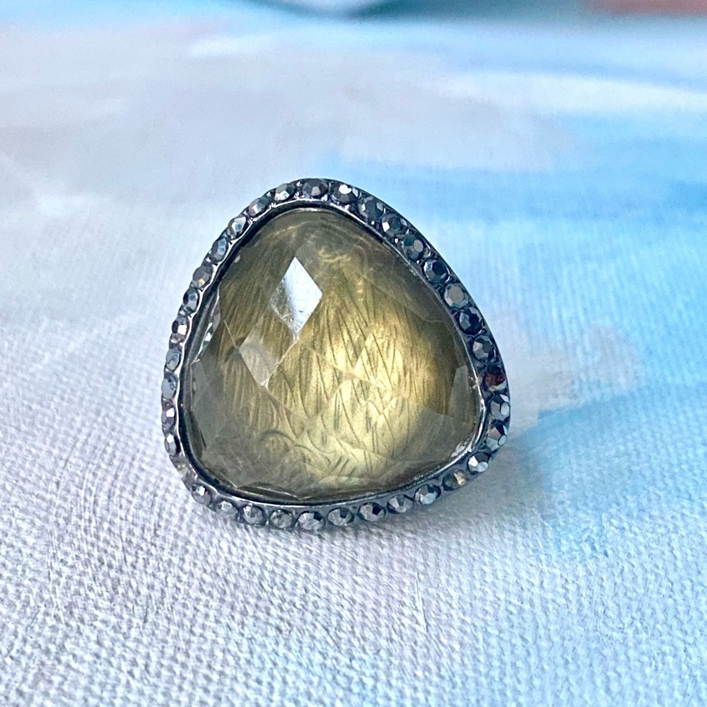 Statement Rutiliated Faceted Faux Quartz Triangle Costume Ring Size 5.25 - Picture 7 of 7